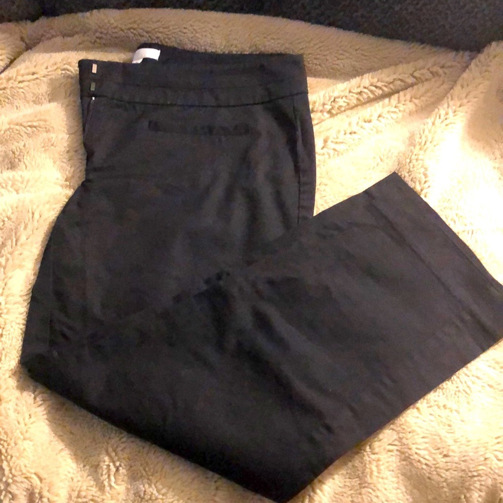 🔹4 for $30 Size 6 NY&CO Stretch Capris